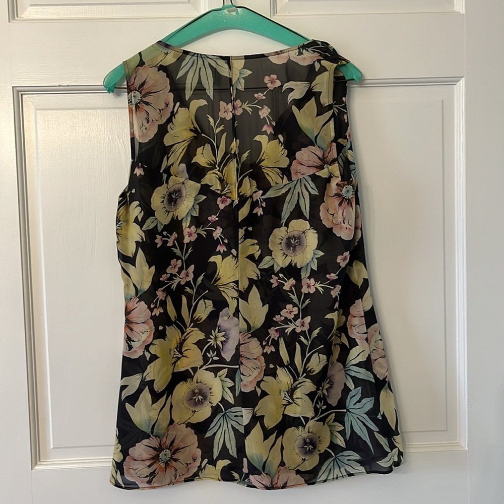 Cabi Ruffle Sleeveless Flowy Top - Picture 5 of 7